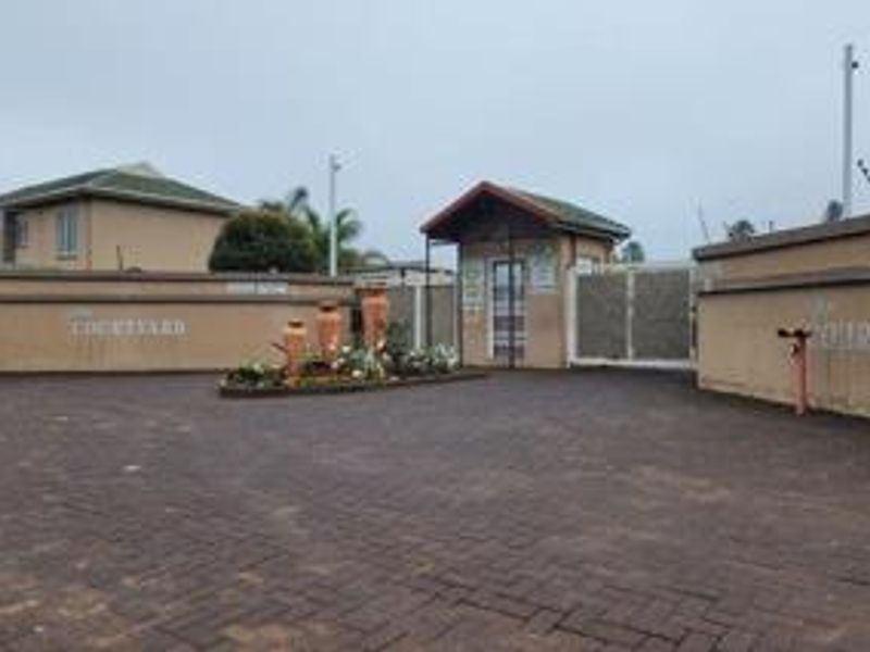 Resort-Style living !! - Photo 9