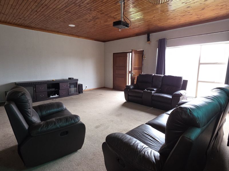 3 Bedroom Home for Sale Ferryvale, Nigel - Photo 3