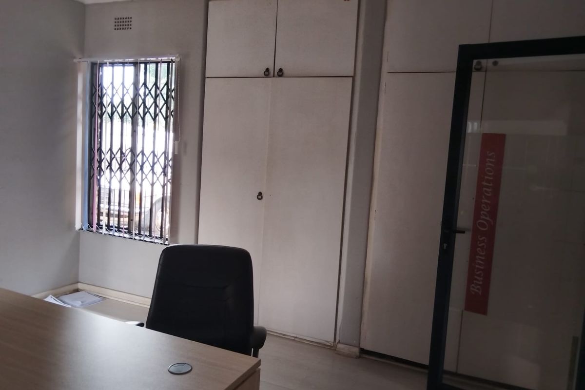 5Bedroom House for sale - Photo 4