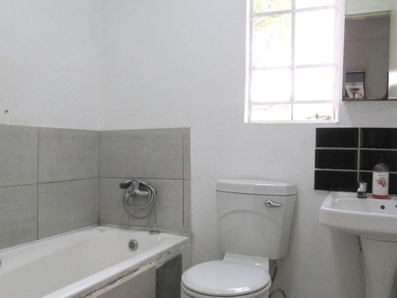 AFFORDABLE STARTER OR INVESTMENT UNIT - Photo 8