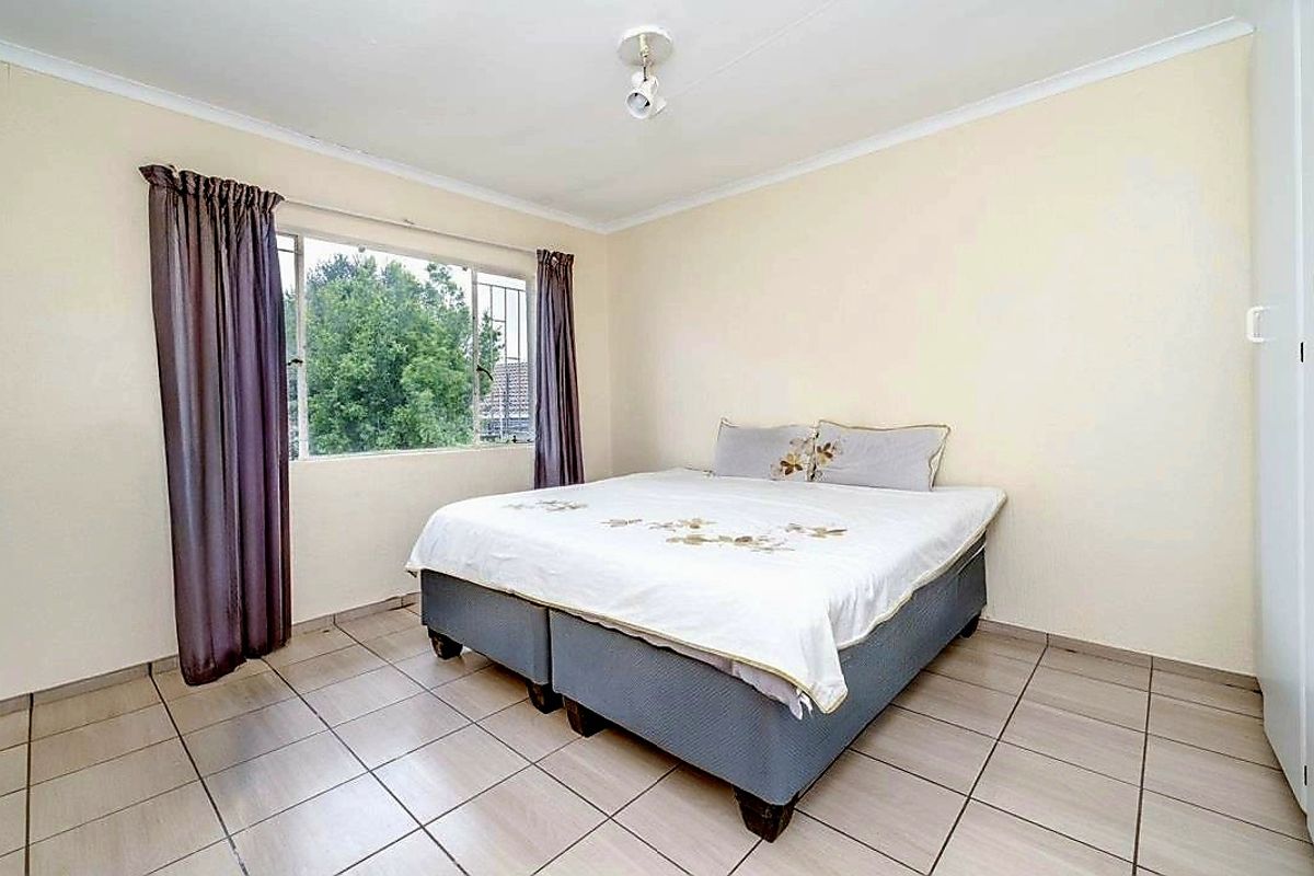 FAMILY HOME IN SECURE COMPLEX - Photo 4