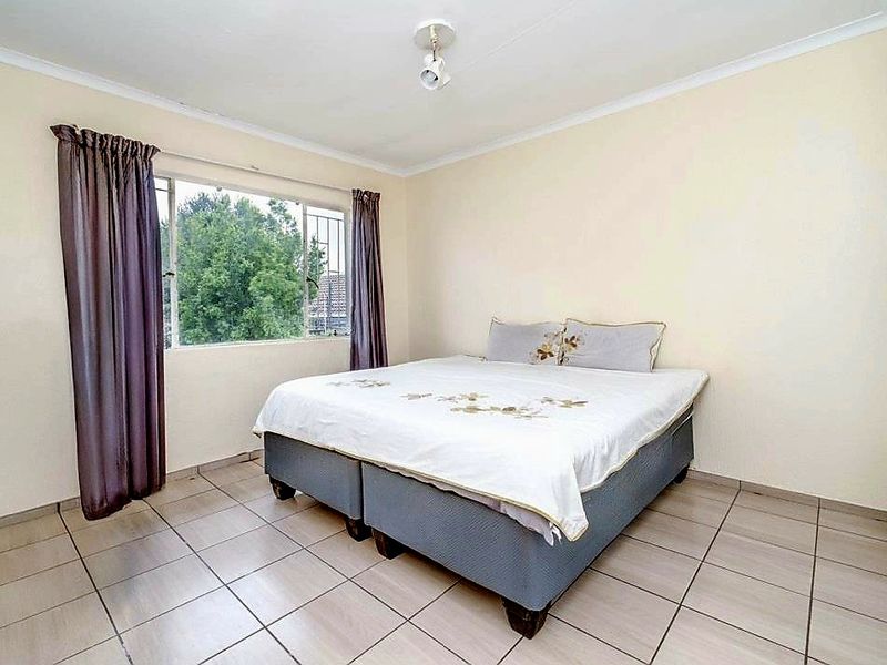 FAMILY HOME IN SECURE COMPLEX - Photo 4