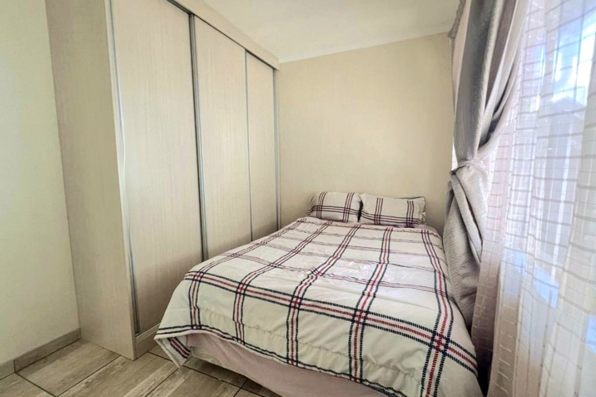 FAMILY HOME IN SECURE COMPLEX - Photo 5