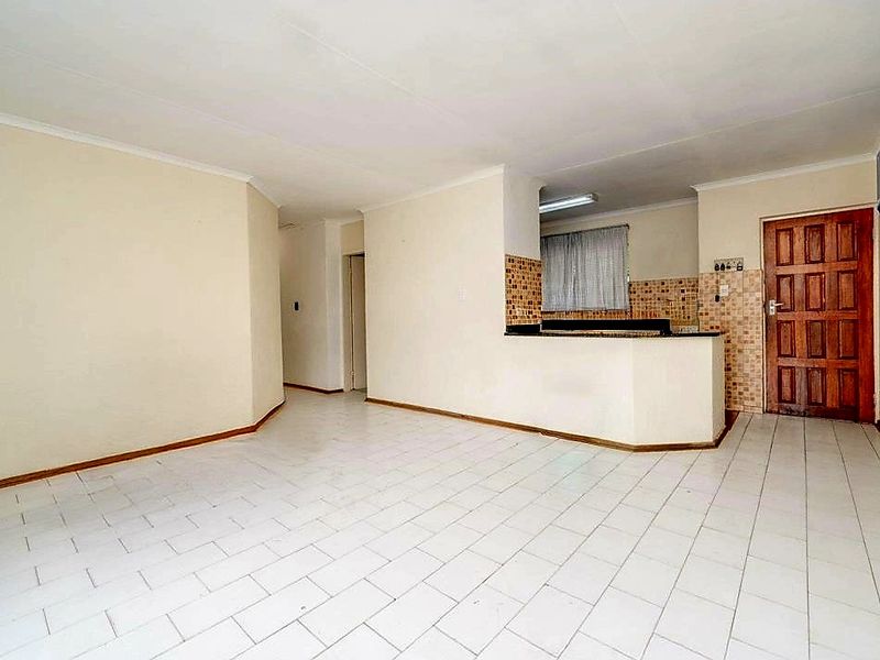 FAMILY HOME IN SECURE COMPLEX - Photo 3