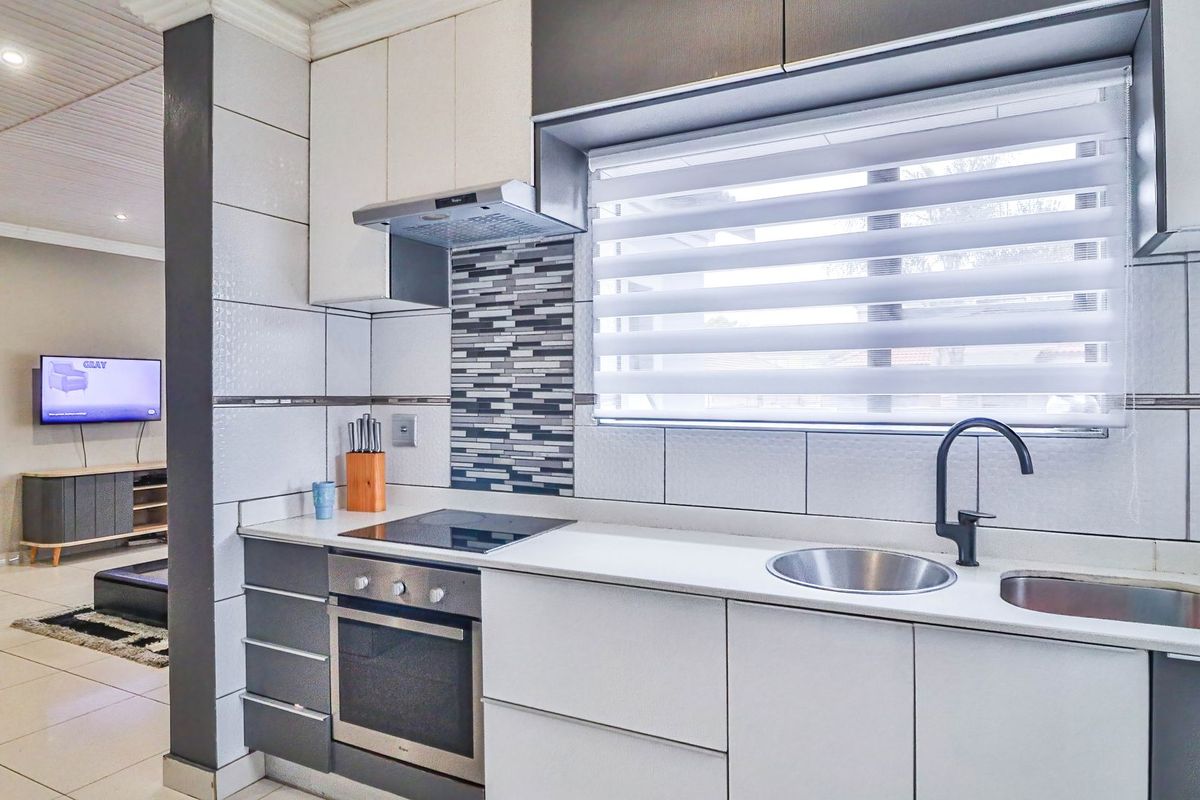 3 Bed House in Willow Park Manor - Photo 3