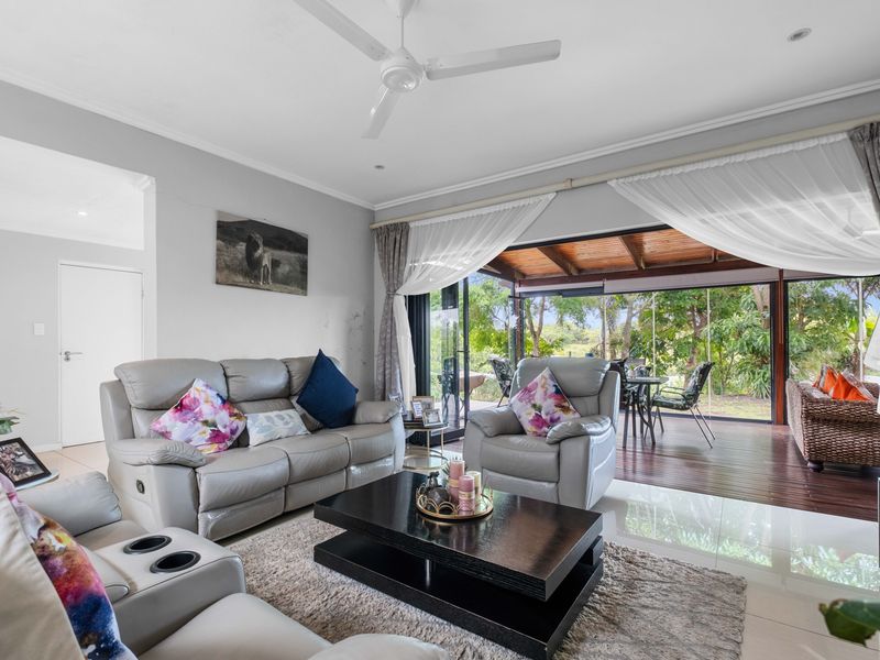 Stunning Family Home in Palm Lakes Estate -4 bedrooms and 3bathrooms - Photo 8