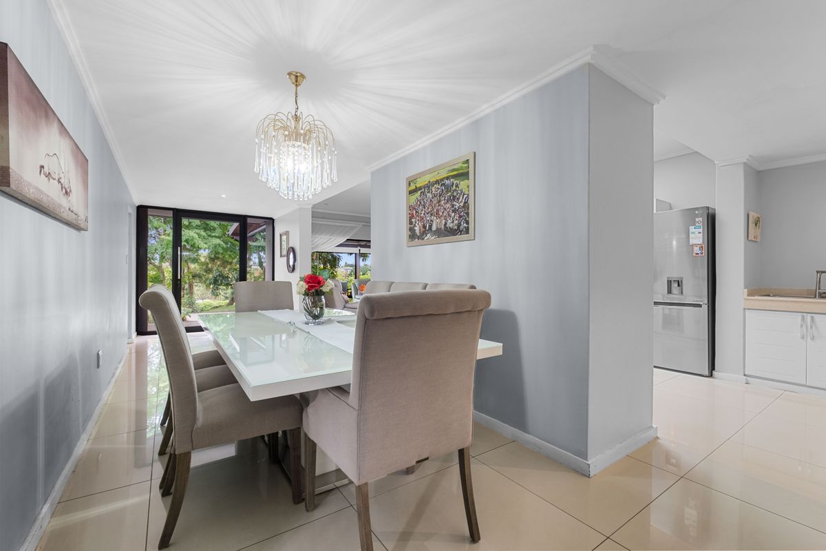 Stunning Family Home in Palm Lakes Estate -4 bedrooms and 3bathrooms - Photo 5