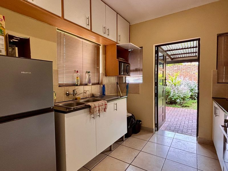 3 BEDROOM HOUSE IN COMPLEX TO LET - Photo 3