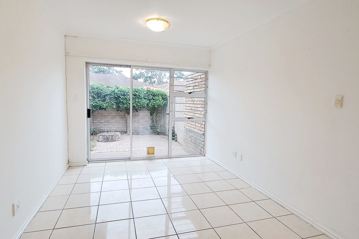 WALMER HEIGHTS 2 BED 1 BATH TOWNHOUSE FOR SALE - Photo 4