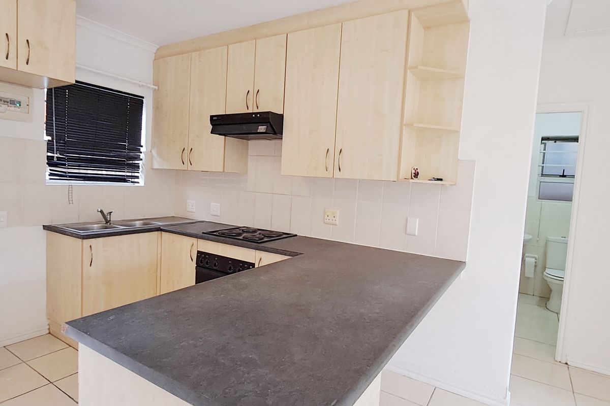 WALMER HEIGHTS 2 BED 1 BATH TOWNHOUSE FOR SALE - Photo 3