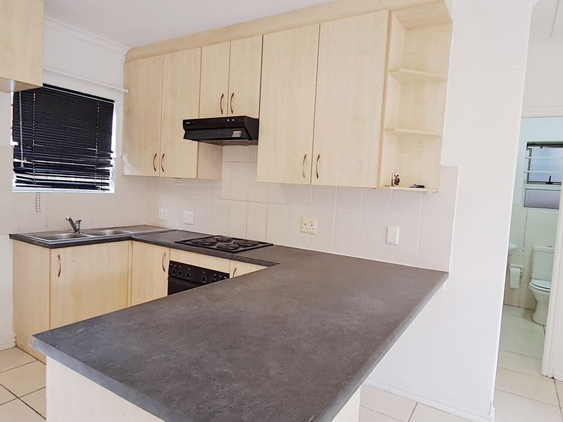 WALMER HEIGHTS 2 BED 1 BATH TOWNHOUSE FOR SALE - Photo 3