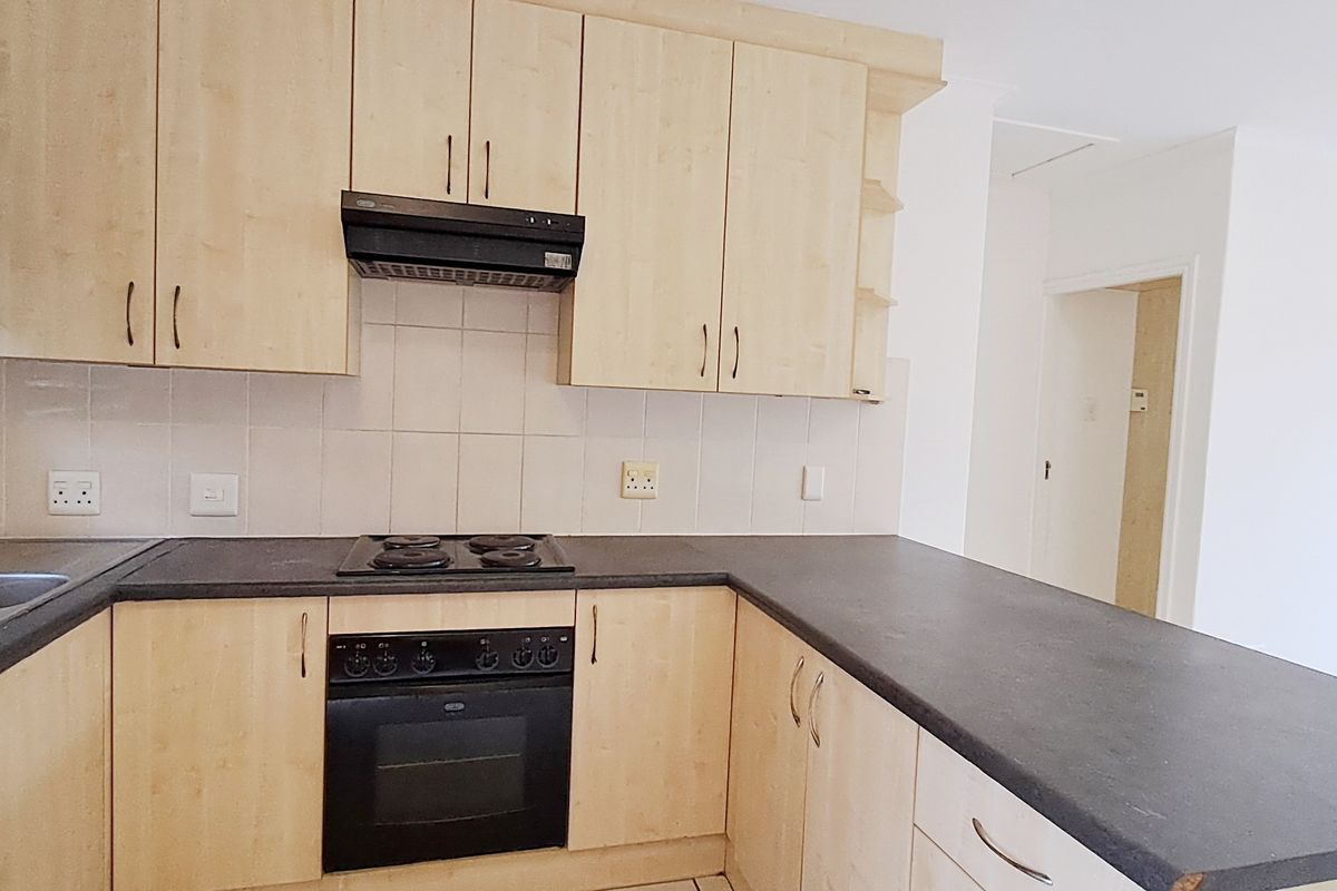 WALMER HEIGHTS 2 BED 1 BATH TOWNHOUSE FOR SALE - Photo 2