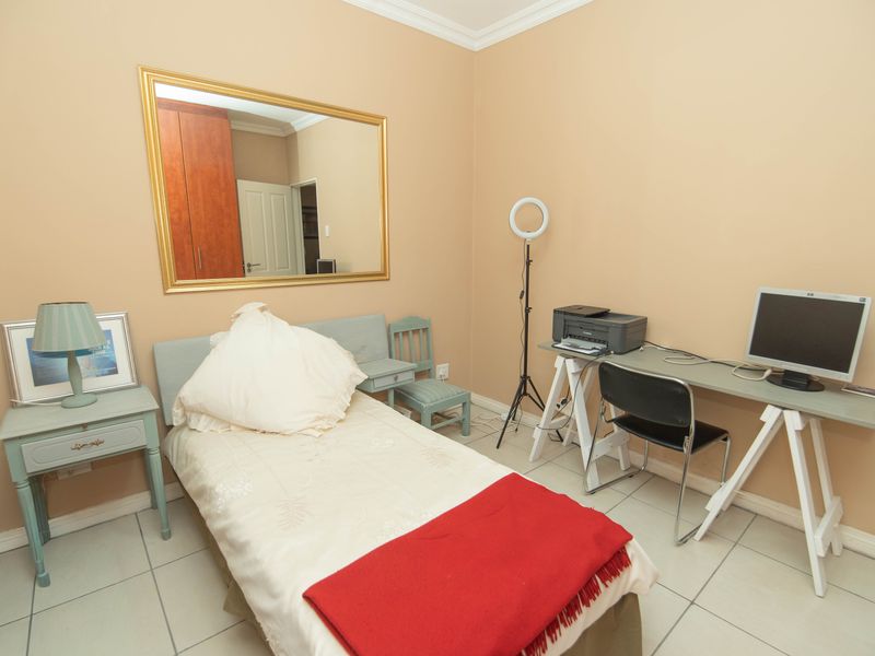 WALMER HEIGHTS  2 BED 2 BATH APARTMENT - Photo 10