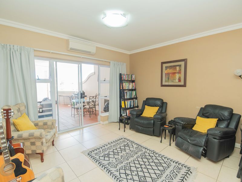 WALMER HEIGHTS  2 BED 2 BATH APARTMENT - Photo 6