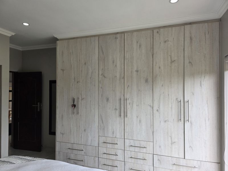 Stunning Ultra-Modern 2-Bedroom Home for Sale in Leloko Lifestyle Estate - Photo 10