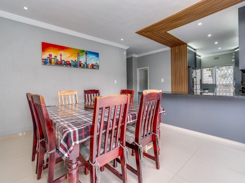 MOVE IN AND LIVE.  ENTERTAIN IN STYLE - Photo 8