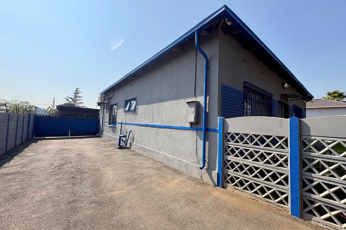 Stunning family home for sale in Dalview! - Photo 4