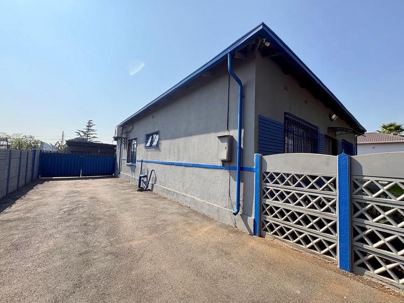 Stunning family home for sale in Dalview! - Photo 4