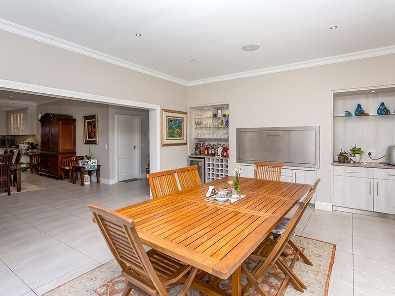 Open-plan living in sought-after Sagewood Estate - Photo 10