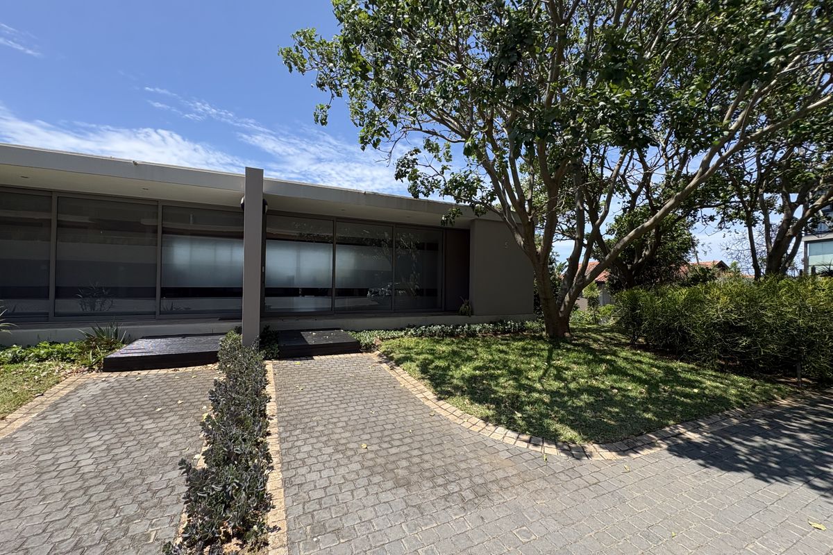 MODERN COASTAL LIVING. - Photo 2