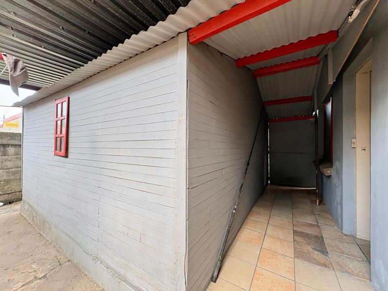 Neat Three-Bedroom Home for Sale in Brenthurst - Photo 4