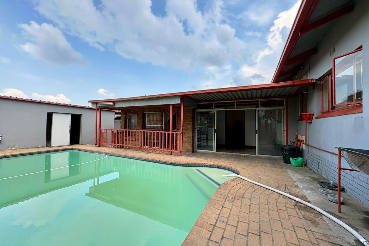 Neat Three-Bedroom Home for Sale in Brenthurst - Photo 3