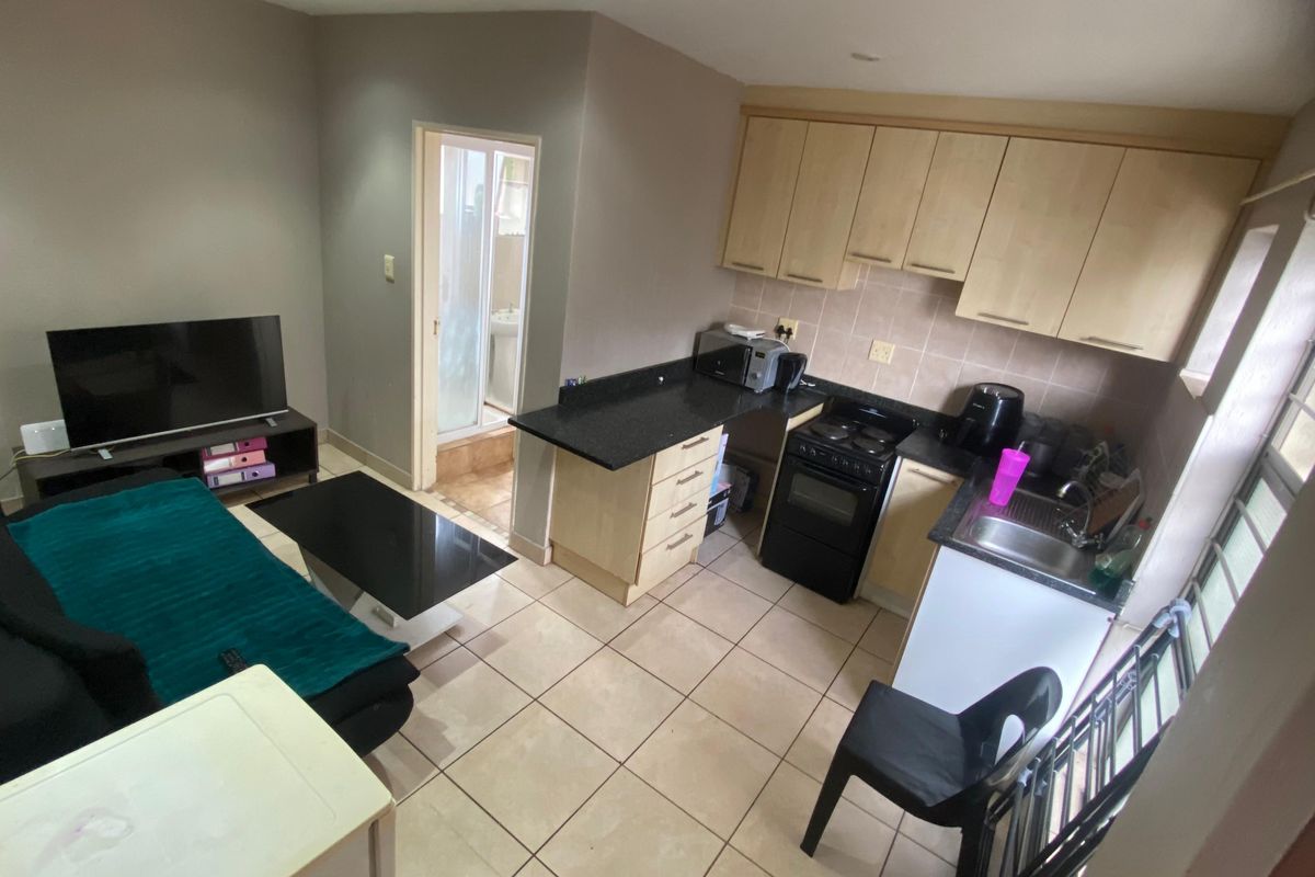 Apartment For Sale In Nelspruit - Photo 2