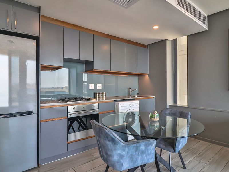 Lovely 1 Bedroom apartment for Sale in Umhlanga Ridgeside   with Sea Views! - Photo 6