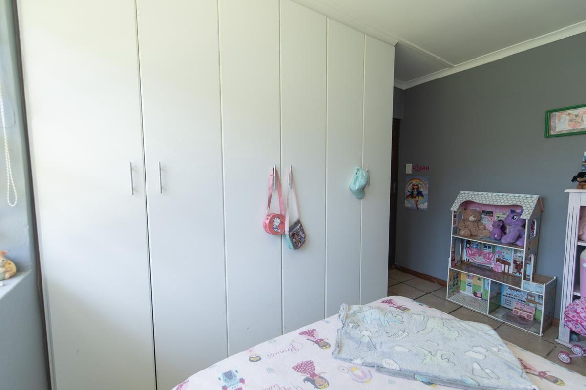 SEAVIEW 2 BED 1 BATH HOUSE FOR RENT - Photo 5