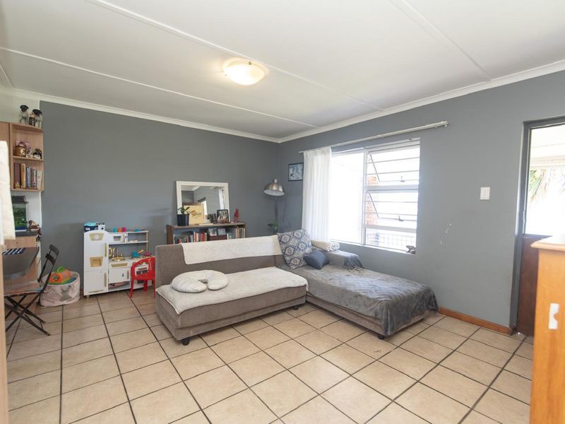 SEAVIEW 2 BED 1 BATH HOUSE FOR RENT - Photo 5