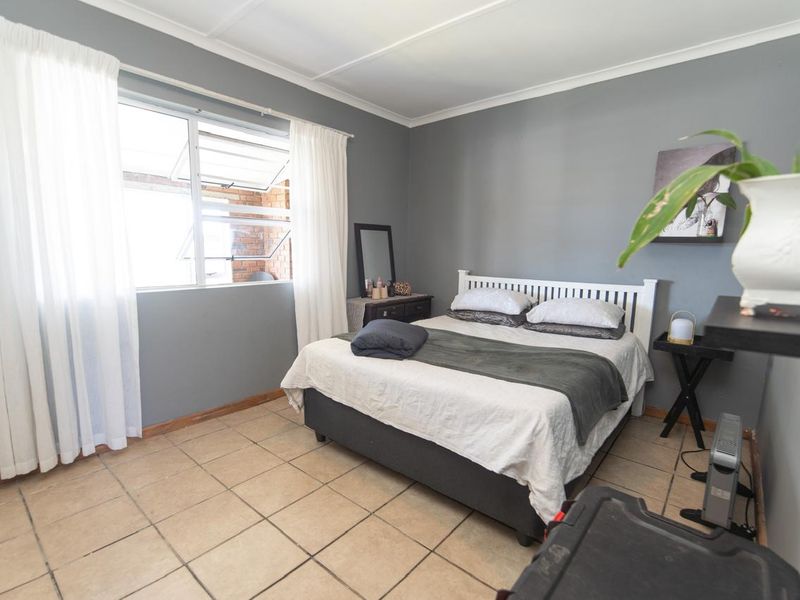 SEAVIEW 2 BED 1 BATH HOUSE FOR RENT - Photo 10