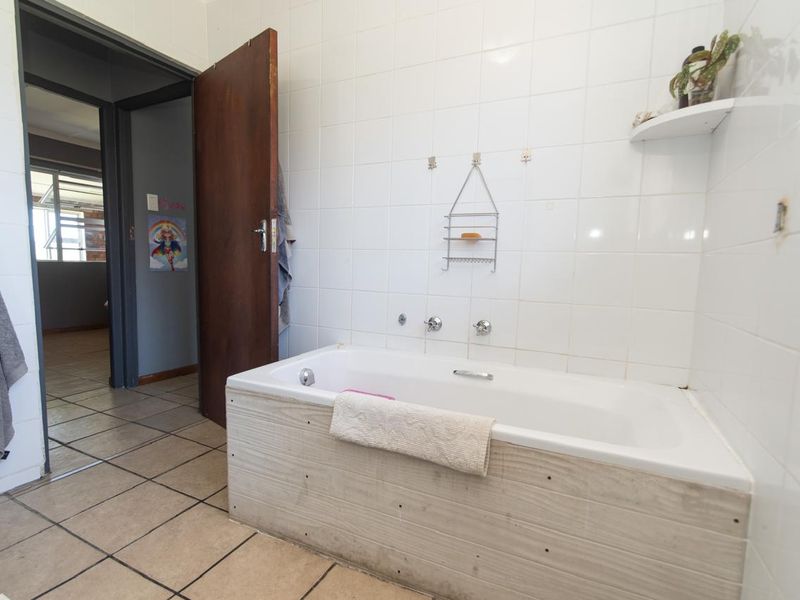 SEAVIEW 2 BED 1 BATH HOUSE FOR RENT - Photo 8