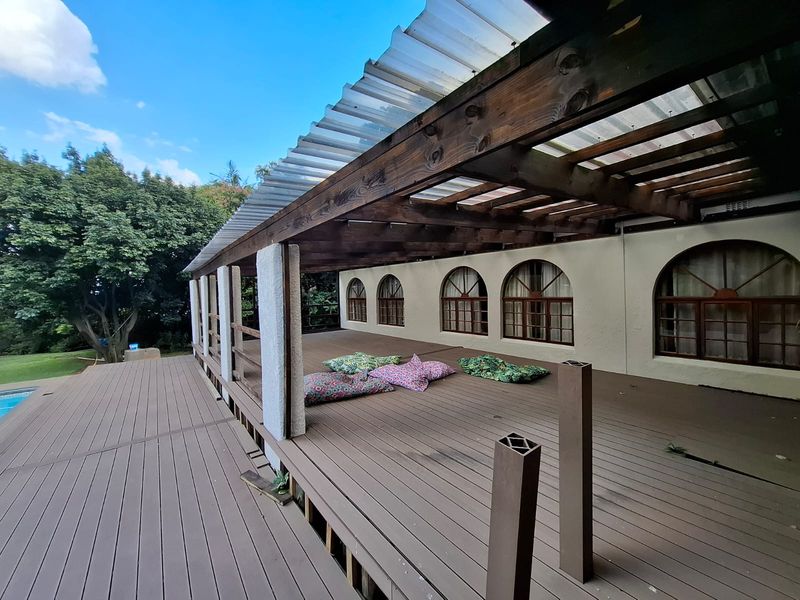 Expansive Family Home with Pool, Flat & Office for Sale in Safari Gardens Rustenburg - Photo 4