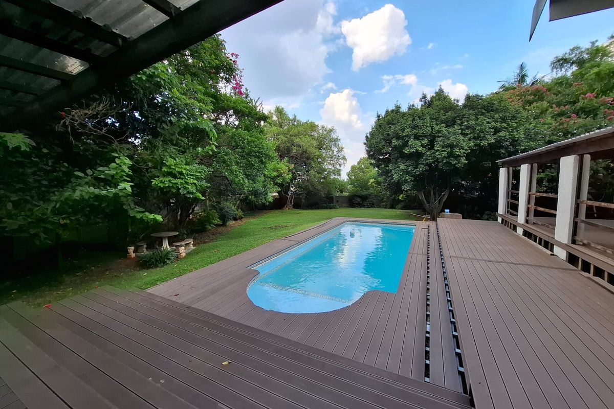 Expansive Family Home with Pool, Flat & Office for Sale in Safari Gardens Rustenburg - Photo 5