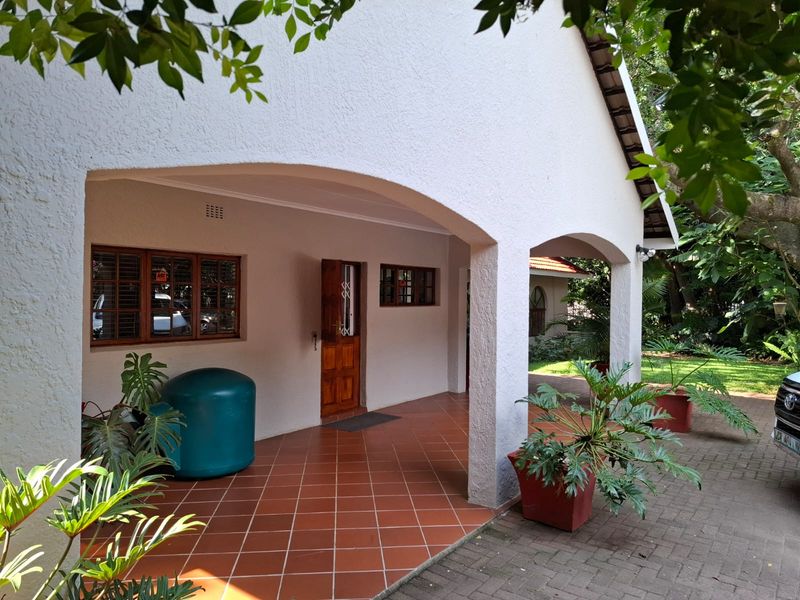 Expansive Family Home with Pool, Flat & Office for Sale in Safari Gardens Rustenburg - Photo 2