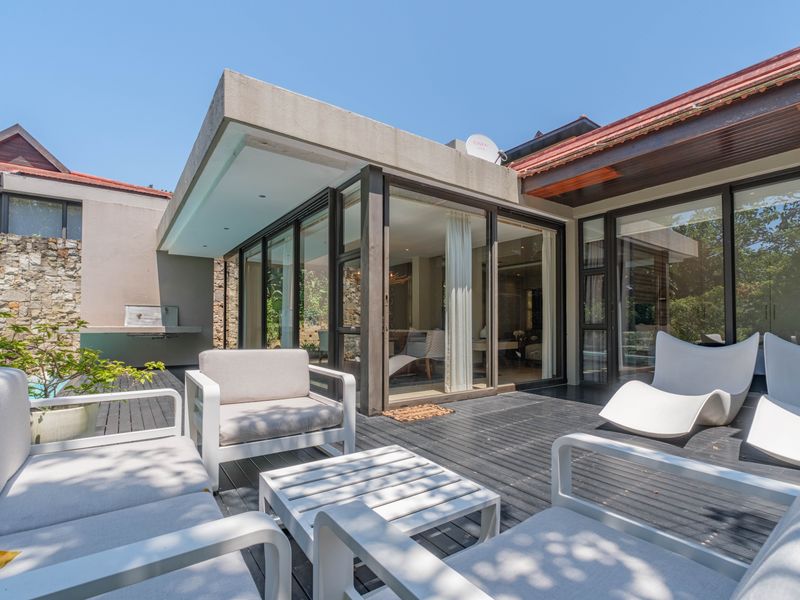 Stunning Luxury Home in Tranquil Zimbali Estate - Photo 3