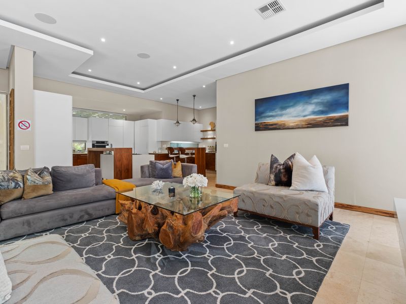 Stunning Luxury Home in Tranquil Zimbali Estate - Photo 9