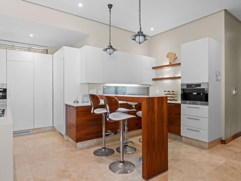 Stunning Luxury Home in Tranquil Zimbali Estate - Photo 4