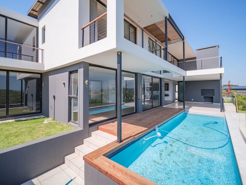 Stunning Coastal Family Home in Seaton Estate - Photo 3