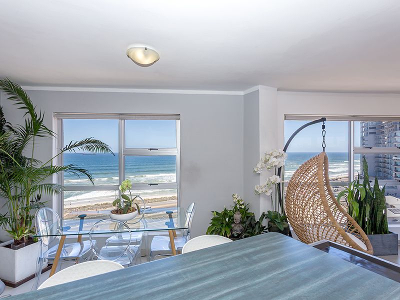 Stunning high-rise corner apartment - Photo 7