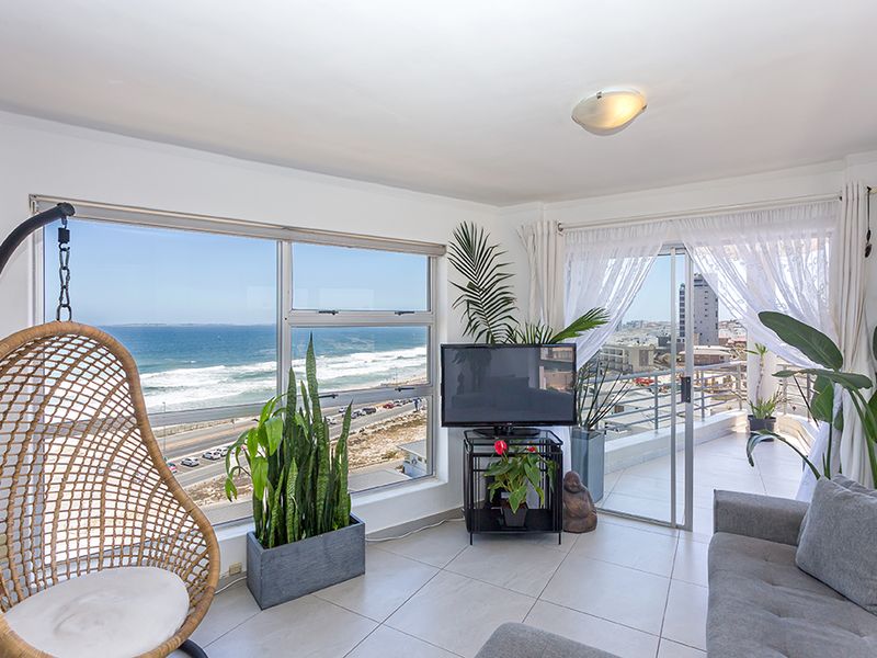 Stunning high-rise corner apartment - Photo 2