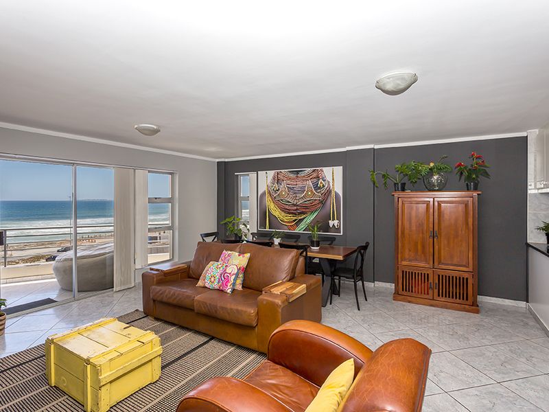 Stunning 3 bedroom apartment with ocean views - Photo 6