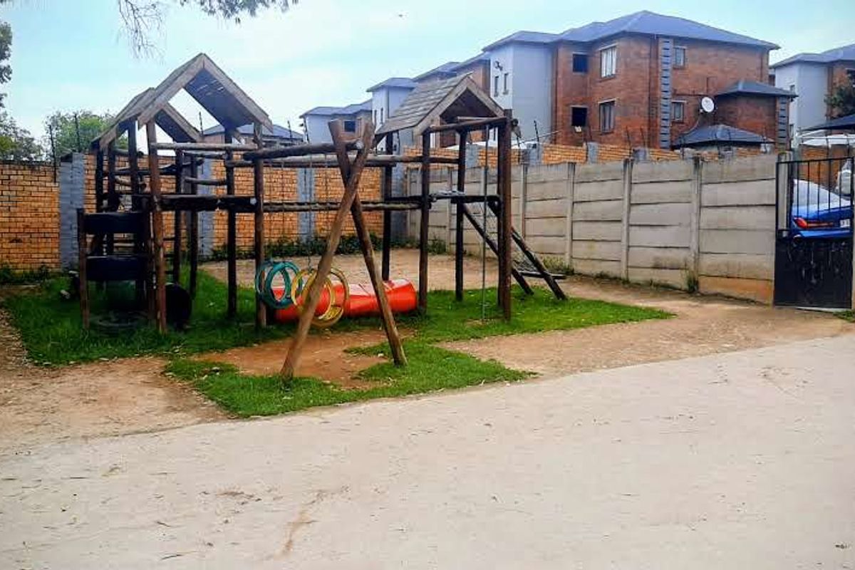 Modern Secure Living!!! - Photo 3