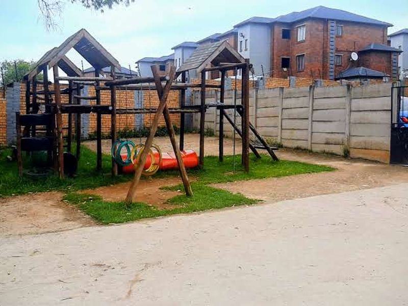 Modern Secure Living!!! - Photo 3