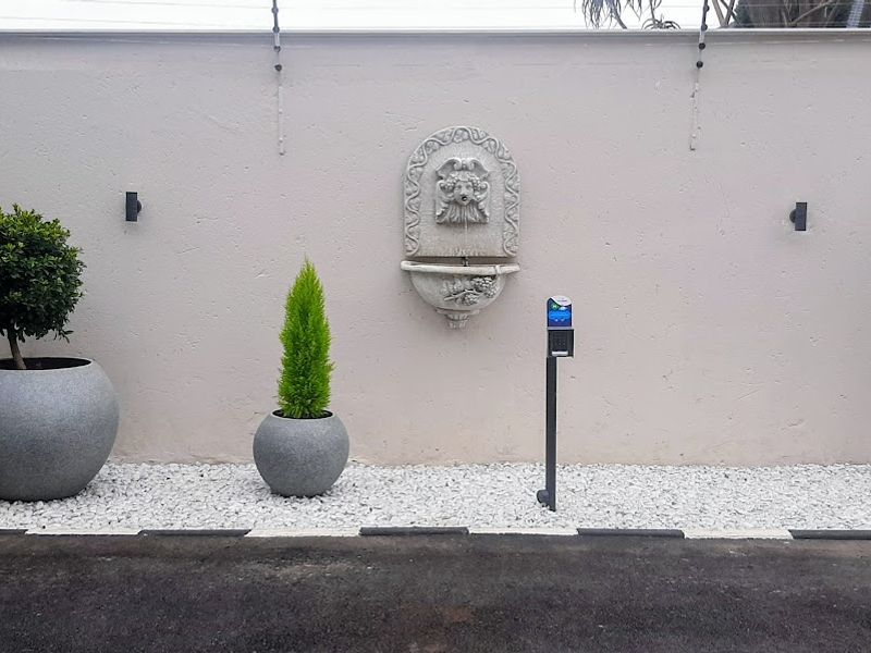 Modern Secure Living!!! - Photo 2