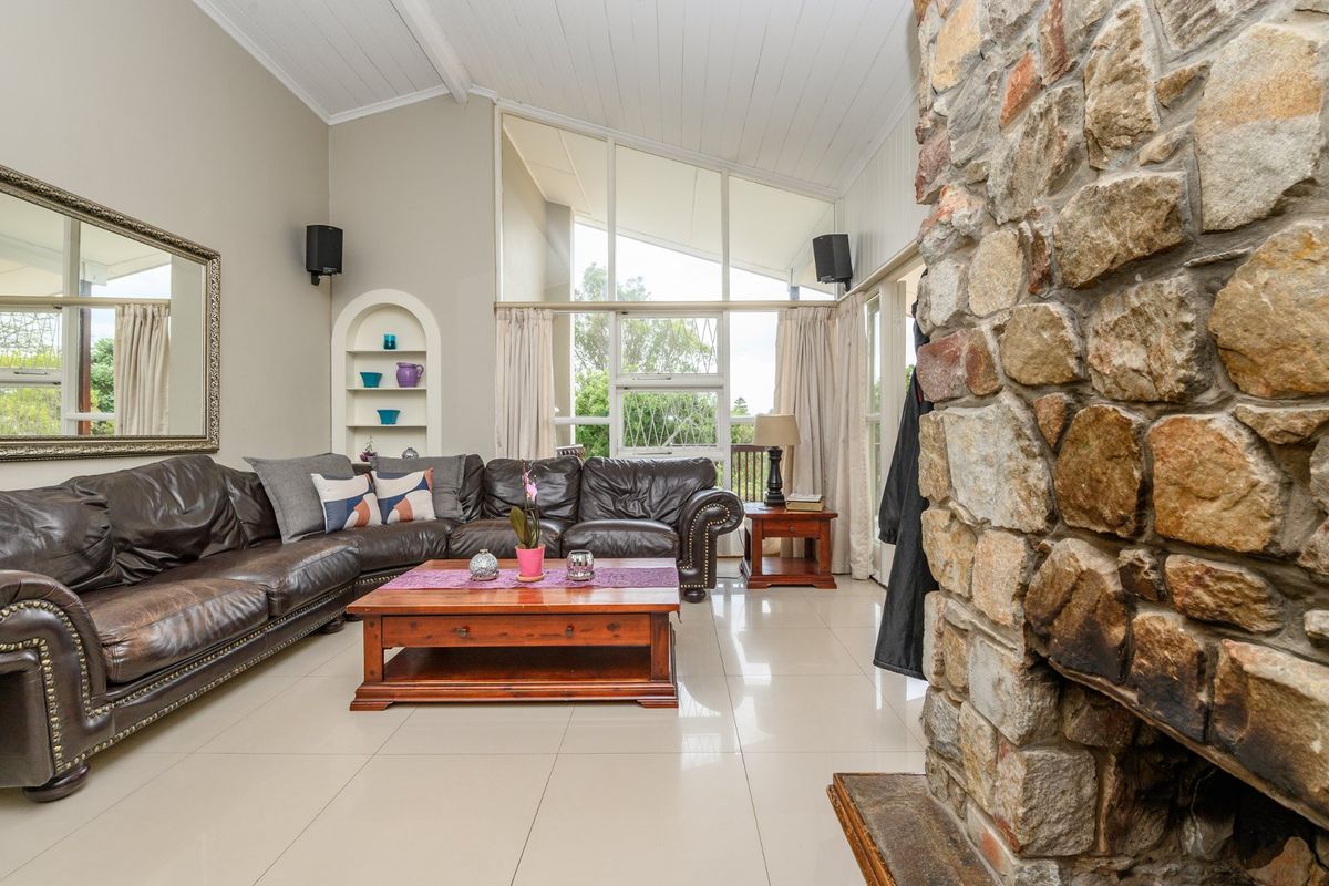 Versatile Family Home with Pool, Flatlet Potential and Excellent Security in Fernglen - Photo 4