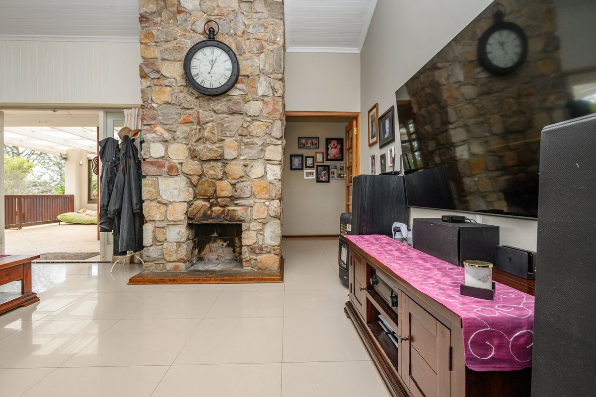 Versatile Family Home with Pool, Flatlet Potential and Excellent Security in Fernglen - Photo 5