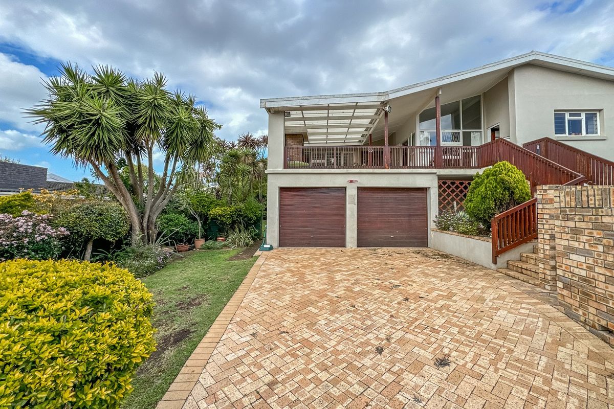 Versatile Family Home with Pool, Flatlet Potential and Excellent Security in Fernglen - Photo 2