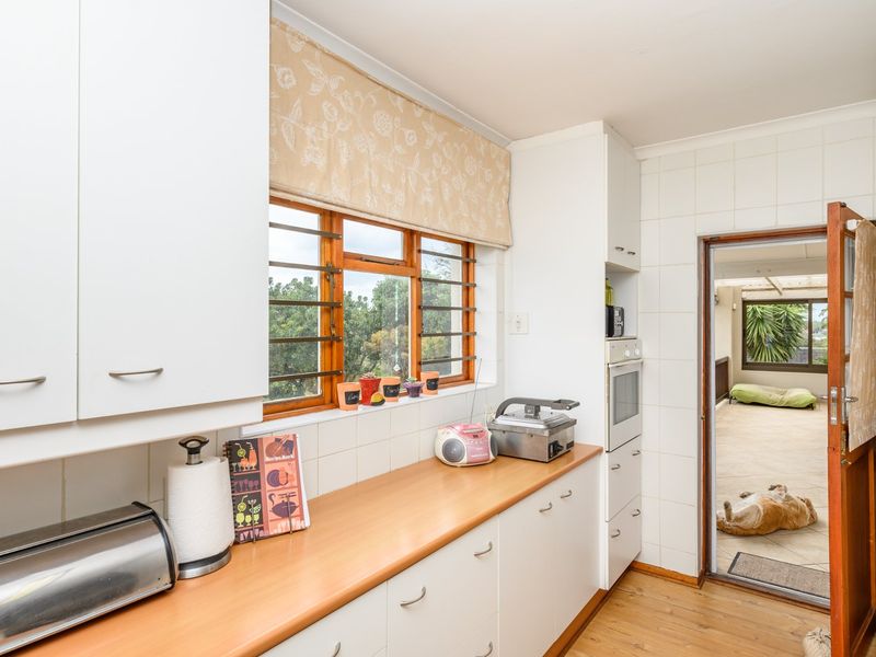 Versatile Family Home with Pool, Flatlet Potential and Excellent Security in Fernglen - Photo 8