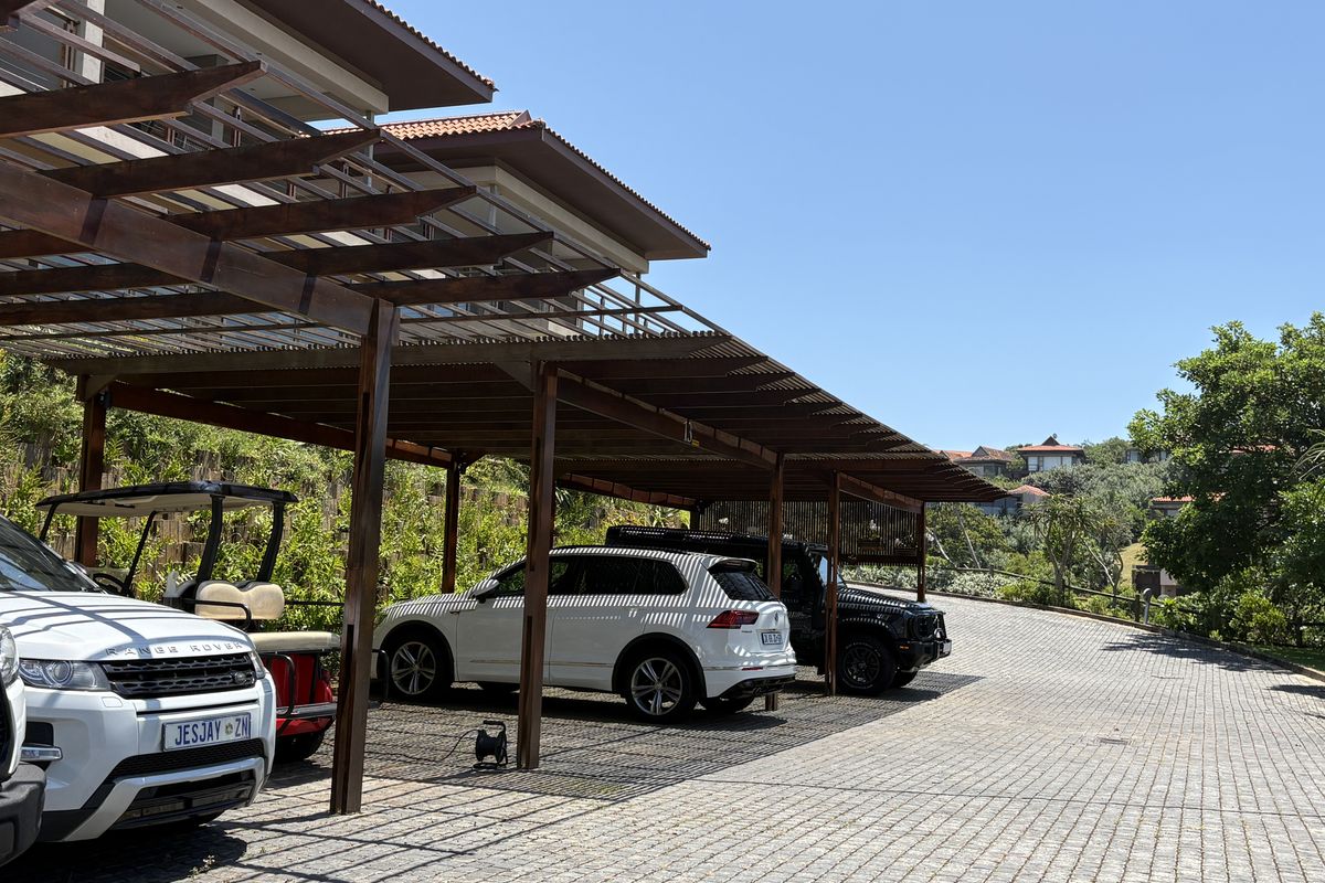 THE PERFECT FAMILY ESTATE LIVING. - Photo 3